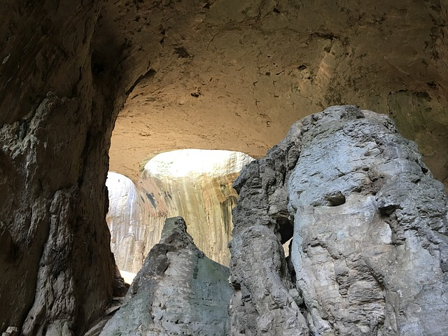 prohodna Cave Bulgaria 