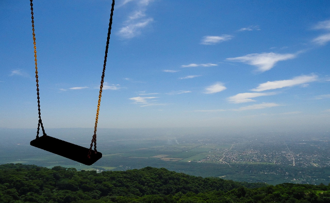 Casa del Arbol swing